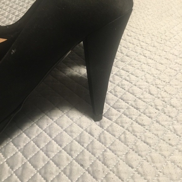 Nice heels!! - Picture 3 of 3